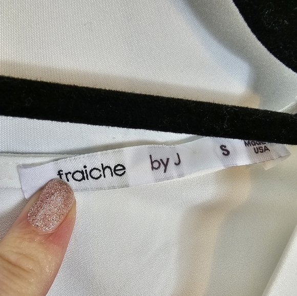 Fraiche V-neck Mini-dress in size Small White with 3/4 length sleeves NWT - Picture 4 of 7